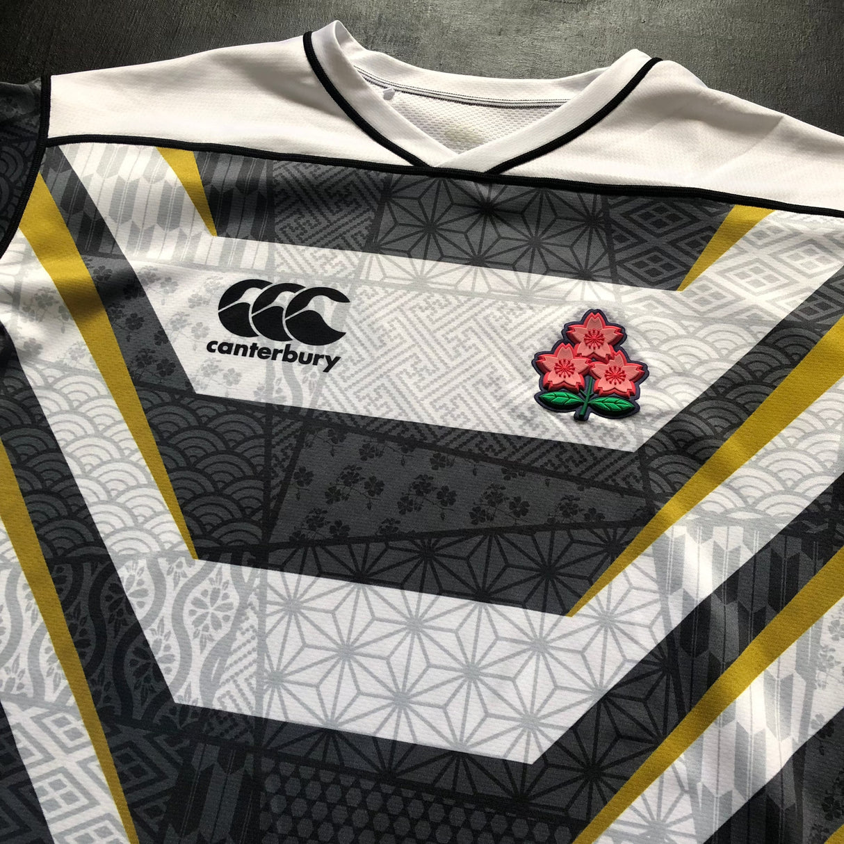 Japan Emerging Blossoms Rugby Team Jersey 2022/23 5L Underdog Rugby - The Tier 2 Rugby Shop